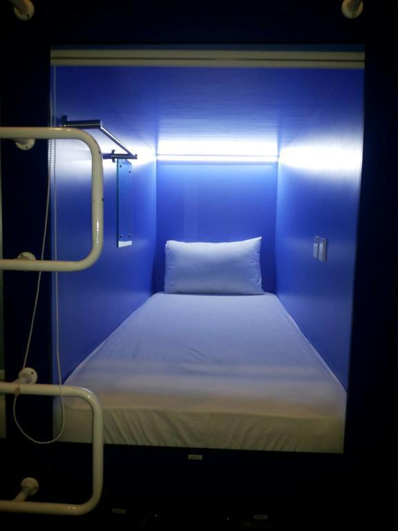 Qb Sleep Capsule Hotel Кута Экстерьер фото